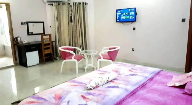 Люкс Executive Nue-Crest Hotels & Suites