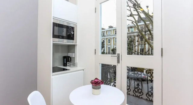 Студия Economy Inverness Terrace Serviced Apartments by Concept Apartments