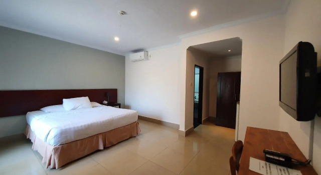 Radha Bali Hotel, Забронировать Отель Отели Куты с парковкой, рядом с Торговый центр Lippo Kuta, Парковка