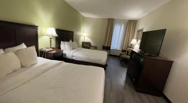 Четырёхместный номер Standard Comfort Inn Pinehurst - Southern Pines