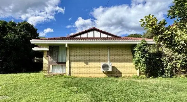 Walk to Market Square and Garden City! MacGregor, Забронировать Отель Брисбен Brisbane Region, рядом с Частная клиника в г. Саннибэнк