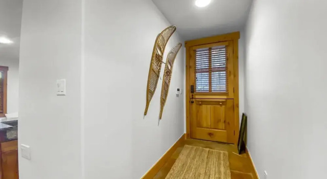 502 Woodside Gold Coast! 6 Bedroom Home by RedAwning