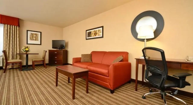 Апартаменты Yellowstone West Gate Hotel