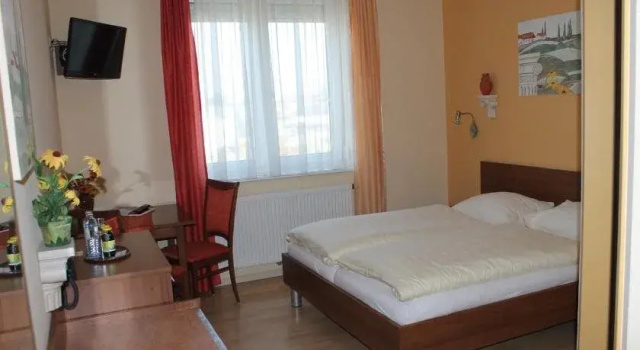 Pension Zum Römer, Book Hotel Enns Upper Austria