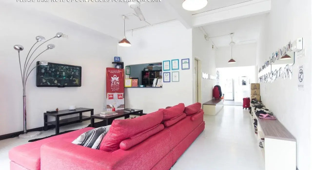 ZEN Rooms Sahabat Guesthouse, Забронировать Отель Отели Куала-Лумпура с парковкой, рядом с Башня Kuala Lumpur Tower, Парковка