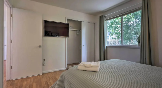 Spacious Thornton Home: 15 Mi to Downtown Denver!, 预订 度假屋 桑顿 科罗拉多州