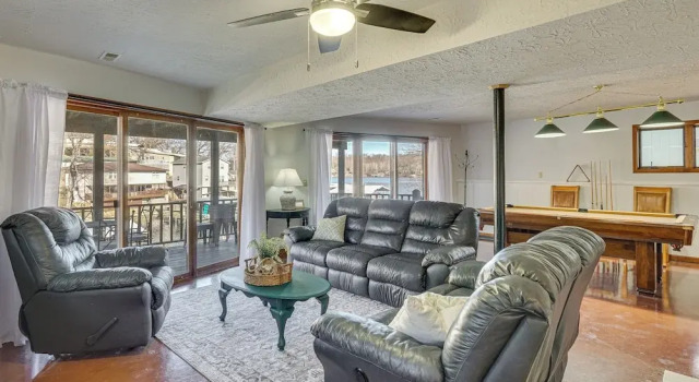 Lakefront Home w/ Dock & Decks in Gravois Mills!, Prenota Casa vacanze Gravois Mills Missouri