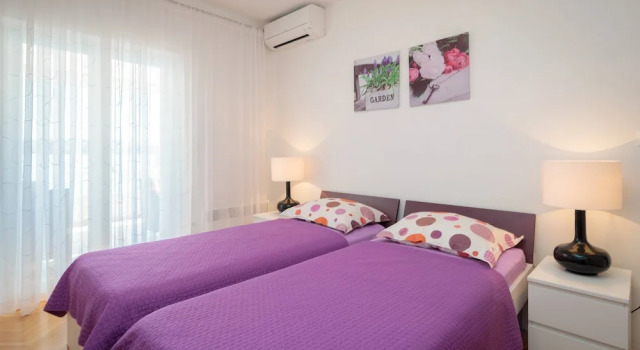 Апартаменты Deluxe Gem of the sea luxury beach apartment with brand new heating infinity pool