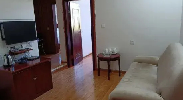 Трёхместный люкс Yunlongxu Guobin Hotel