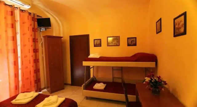 Standard Vierer Zimmer Hostel Pink Floyd