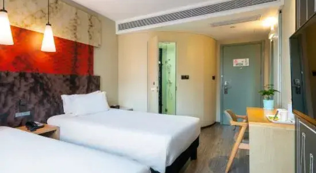 Номер Standard Ibis Haikou Injoy Plaza Hotel