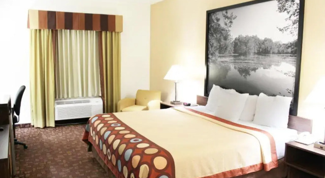 Sviitti Super 8 by Wyndham Three Rivers