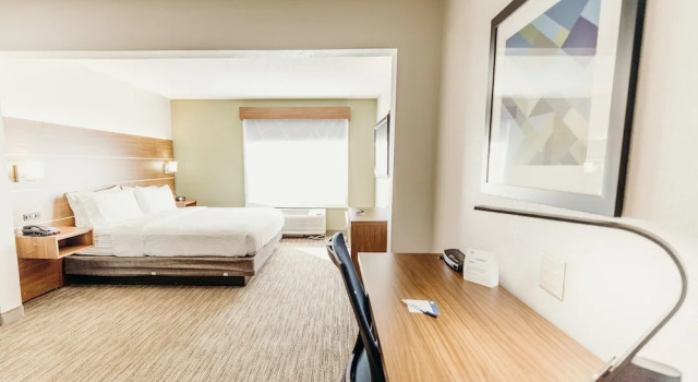 Двухместный люкс Holiday Inn Express Atlanta - Northeast I-85 - Clairmont Road by IHG
