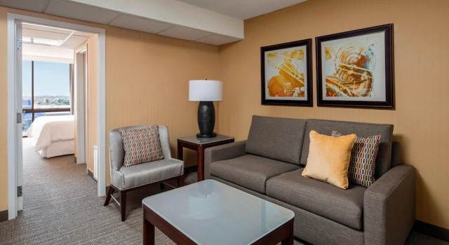 Люкс c 1 комнатой Sheraton West Des Moines