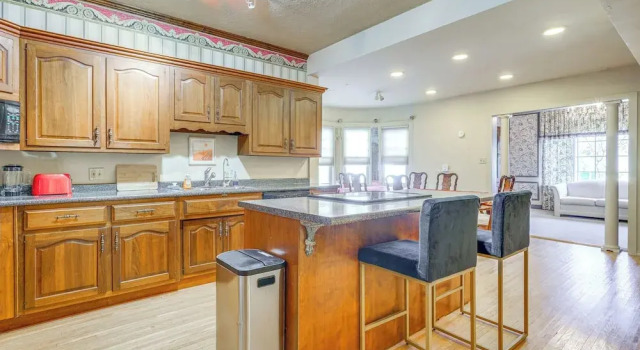 Коттедж Historic Auburn Home w/ Theater & Yard!