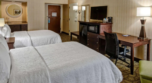 Четырёхместный номер Standard Hampton Inn Rocky Mount