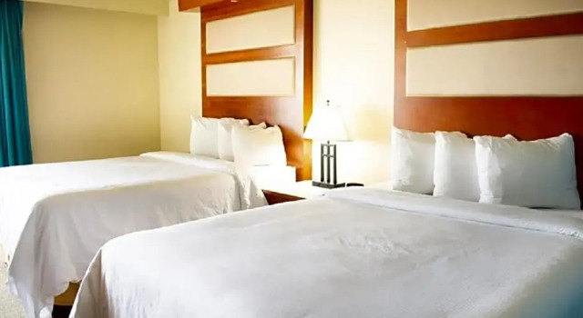 Четырёхместный номер Standard с видом на бассейн Punta Gorda Waterfront Hotel & Suites