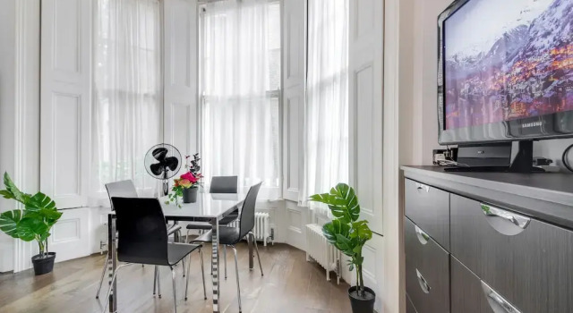 Large Studio Apartment  Central London, Забронировать Апартаменты/квартира Апартаменты Лондона, рядом с Мейда Вейл, Апартаменты/квартира