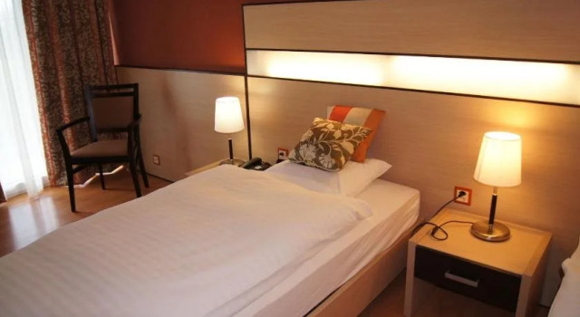 Hotel Lacotel, Rezerwuj Hotel Hotele w Vaud z basenem, Basen