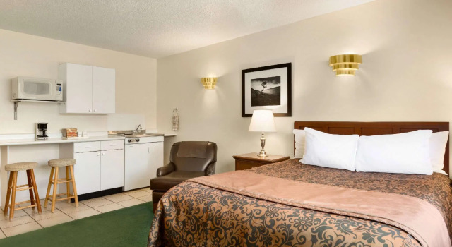 Двухместный номер Standard Travelodge by Wyndham Simcoe
