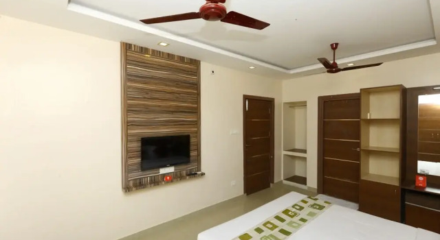 OYO 5323 Kamadenu Residency, Забронировать Отель Отели штата Тамилнада с завтраком, Завтраки