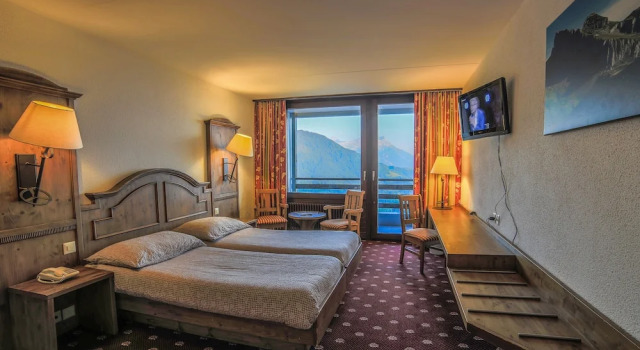 Двухместный номер Standard с балконом Hotel Central Résidence & spa