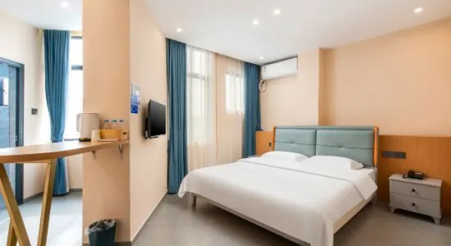 Люкс Urban Garden Chain Hotel (Beihai Silver Beach)