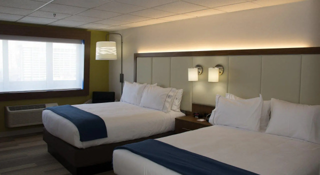 Четырёхместный номер Standard Holiday Inn Express Salt Lake City Downtown by IHG