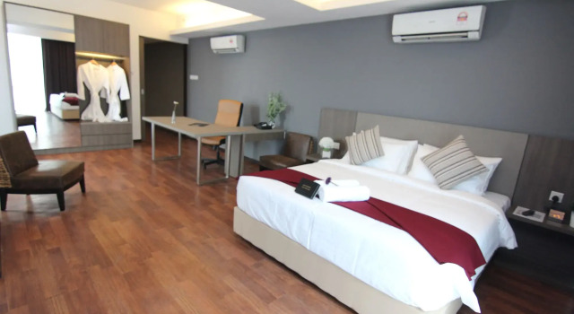 Nexus Regency Suites & Hotel