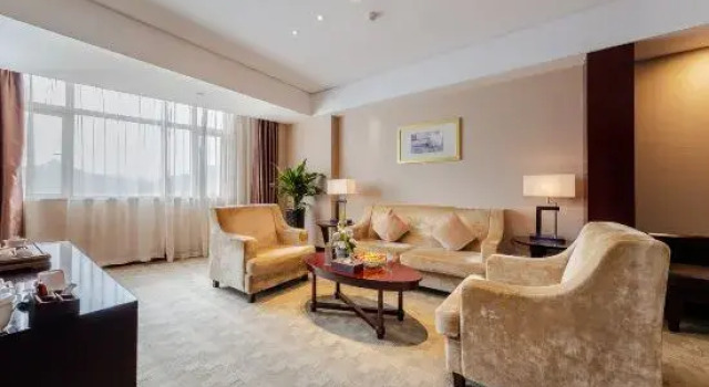 Люкс Executive Jinjiulong Hotel