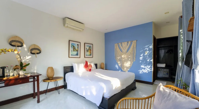 Двухместный номер Deluxe с видом на бассейн New Sunshine Homestay