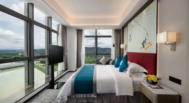 Люкс Deluxe с видом на реку Ramada by Wyndham Huizhou Longmen