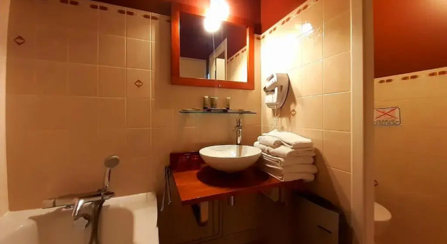 Двухместный номер Standard с видом на сад Hôtel Le Chatellier - Piscine chauffée davril à octobre