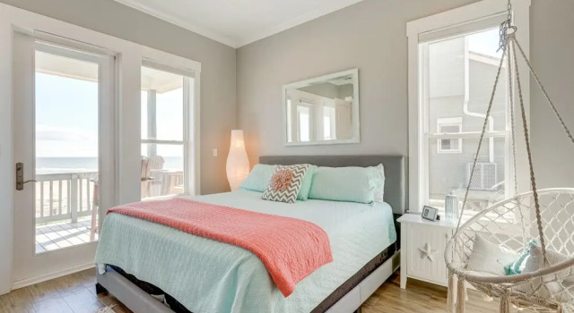 Коттедж Galveston Home w/ Outdoor Shower: Steps to Beach!