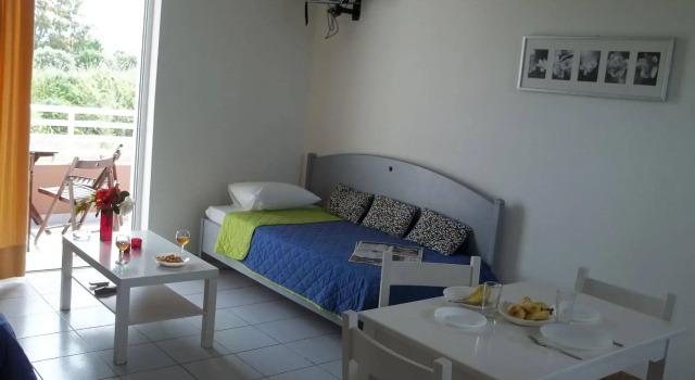 Jonathan Studio Apartments