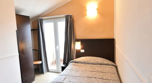 Номер Economy Hotel Okinawa