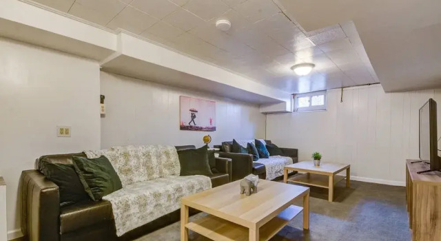 Modern Townhouse w/ Pool Table by Cozysuites, Забронировать Отель Отели Александрии 3 звезды, рядом с Washington Masonic National Memorial, 3*