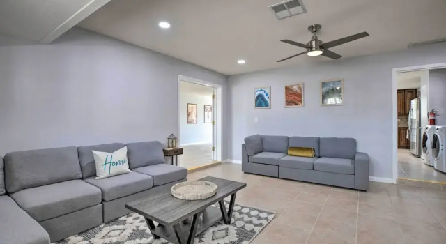 Modern Scottsdale Gem w/ Pool, Games, Patio & More, Забронировать Дом для отпуска Отели Скотсдейл с парковкой, Парковка