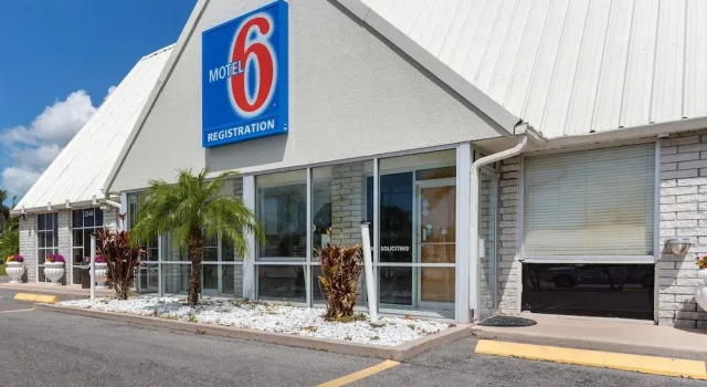 Studio 6-Englewood, FL, Забронировать Отель Энглвуд штат Флорида