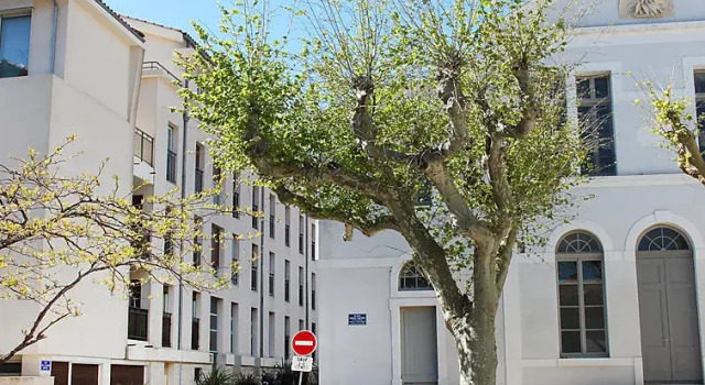 Apartment L'Ilot de Saint Jacques, Забронировать Апартаменты/квартира Отели Ла-Сьота с парковкой, рядом с Plage aux Chiens, Парковка