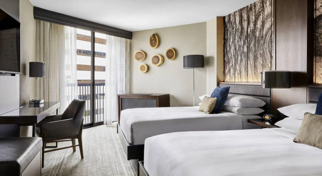 Четырёхместный номер Standard Portland Marriott Downtown Waterfront