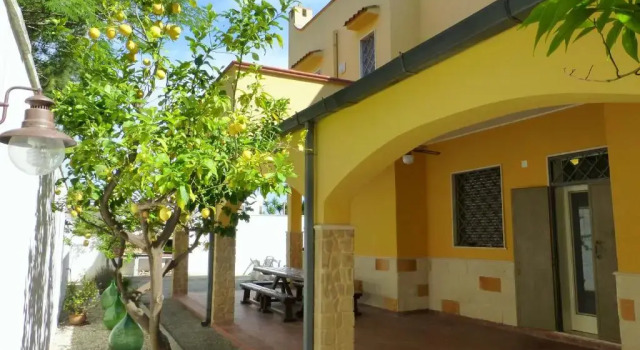 Villa Suzannah, Book Villa Sommerhuse i Torchiarolo, Hytte