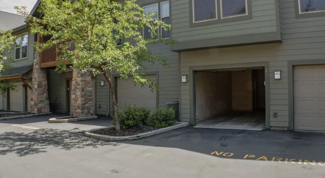 Foxpoint 2 Bedroom Condo by RedAwning, Varaa Huoneisto Park City 
