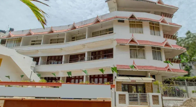 OYO 6818 Swapnatheeram Beach Resort, Varaa Lomakeskus Kovalam New Delhi