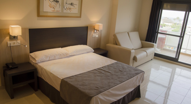 Hotel Adaria Vera, Забронировать Отель Вера-Плайя Коста-де-Альмерия, рядом с Гольф-клуб Valle del Este