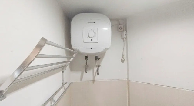 Studio Minimalist And Warm At Pavilion Permata Apartment, Prenota Appartamento Appartamenti a East Java, Appartamento