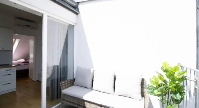 Sunny & cozy Penthouse with Balcony DG4, Rezerwuj Hotel 10. Favoriten Wiedeń, w pobliżu Belvedere 21