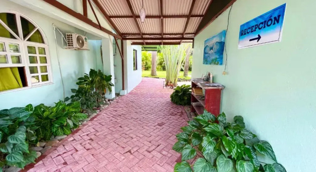 Cabinas Brisa Del Mar, Rezervovat Hotel Hotely v Puntarenas s parkováním, Parkování
