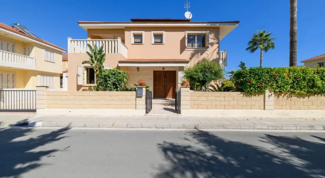 Villa Larnaca, Book Villa Sommerhuse i Mazotos, Hytte