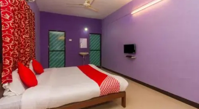 OYO 18832 Sukhakarta Weekends
